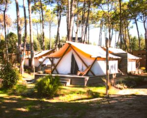 Glamping Peniche: Bukubaki Eco Surf Resort